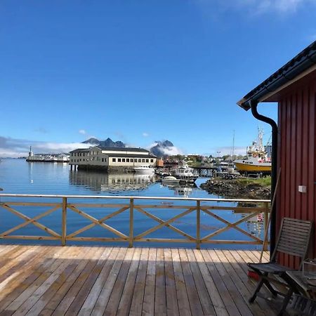 Nora'S Waterfront Cabin Svolvaer Exterior photo
