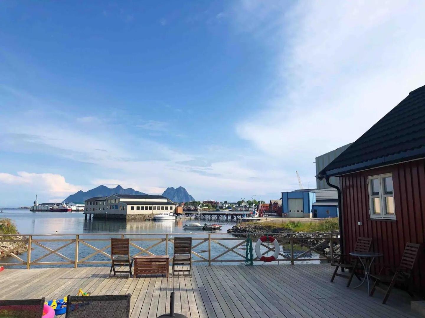 Nora'S Waterfront Cabin Svolvaer Exterior photo