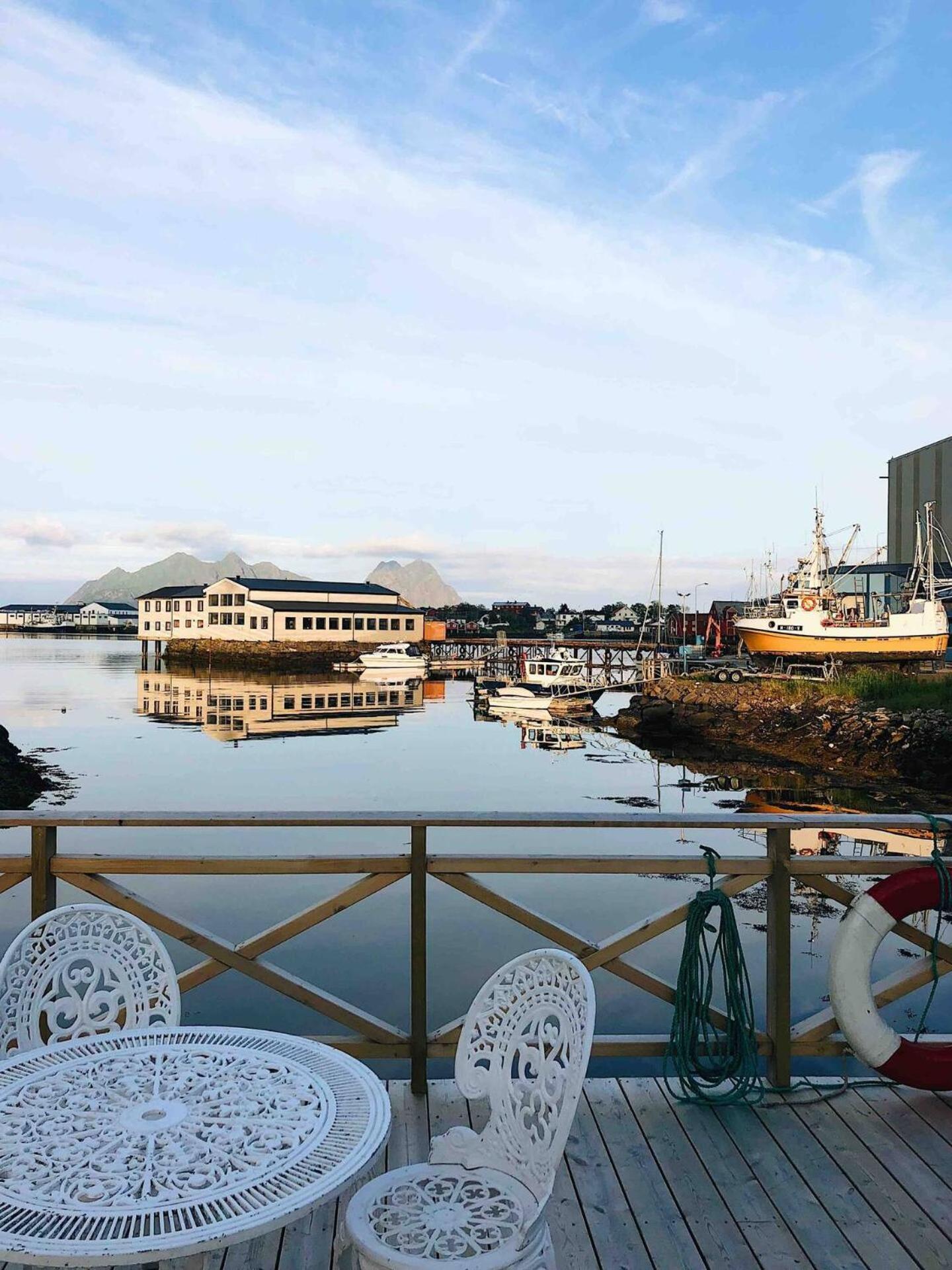 Nora'S Waterfront Cabin Svolvaer Exterior photo
